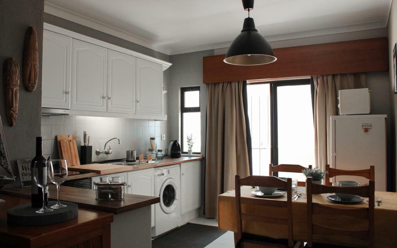 Appartement Lovely Oceanview Beach House à Portimão Extérieur photo